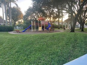 7950 NW 20th St, Pembroke Pines FL 33024