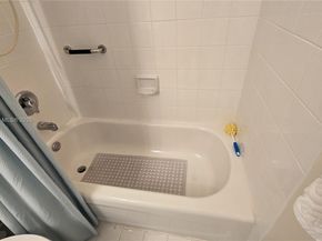 7950 NW 20th St, Pembroke Pines FL 33024