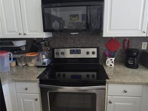 7950 NW 20th St, Pembroke Pines FL 33024