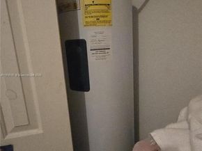 7950 NW 20th St, Pembroke Pines FL 33024