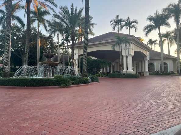 7950 NW 20th St, Pembroke Pines FL 33024