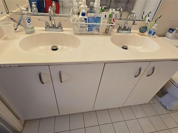 7950 NW 20th St, Pembroke Pines FL 33024