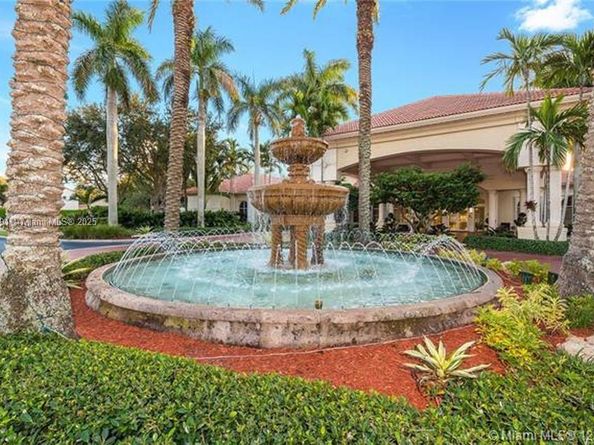 7950 NW 20th St, Pembroke Pines FL 33024