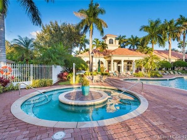 7950 NW 20th St, Pembroke Pines FL 33024