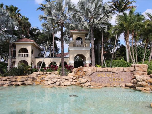 7950 NW 20th St, Pembroke Pines FL 33024