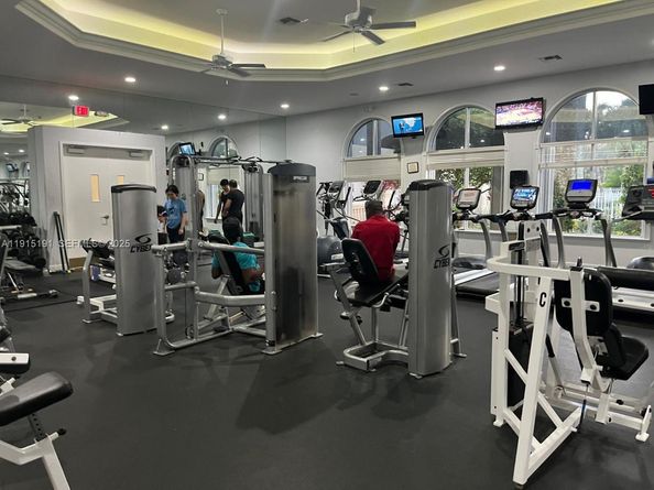 7950 NW 20th St, Pembroke Pines FL 33024