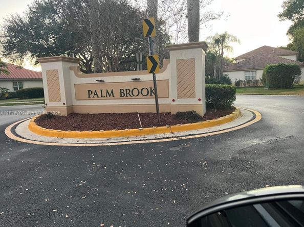 7950 NW 20th St, Pembroke Pines FL 33024