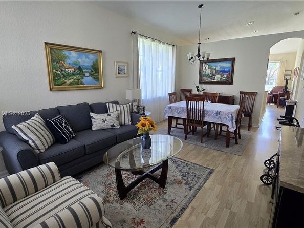 7950 NW 20th St, Pembroke Pines FL 33024