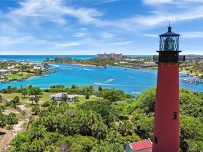 301 Lakewood Drive 8A, Jupiter FL 33458