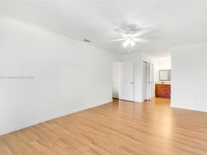 301 Lakewood Drive 8A, Jupiter FL 33458