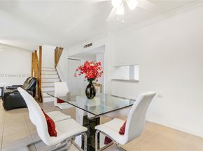 301 Lakewood Drive 8A, Jupiter FL 33458