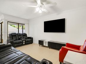 301 Lakewood Drive 8A, Jupiter FL 33458