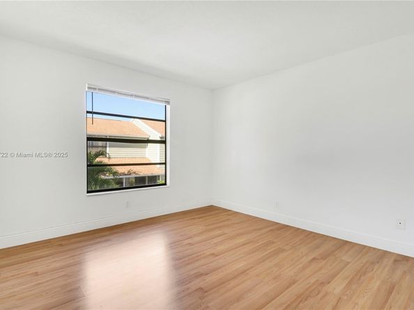 301 Lakewood Drive 8A, Jupiter FL 33458