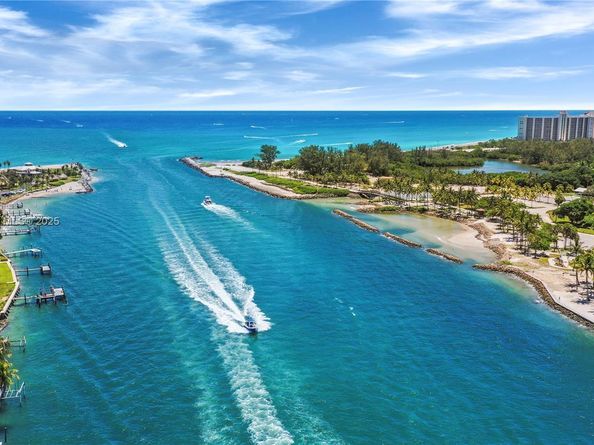 301 Lakewood Drive 8A, Jupiter FL 33458