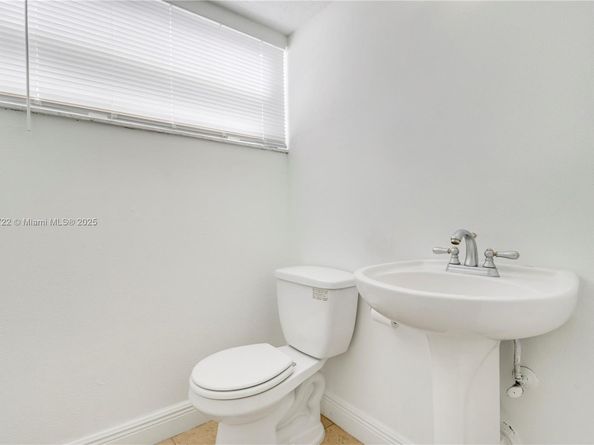 301 Lakewood Drive 8A, Jupiter FL 33458