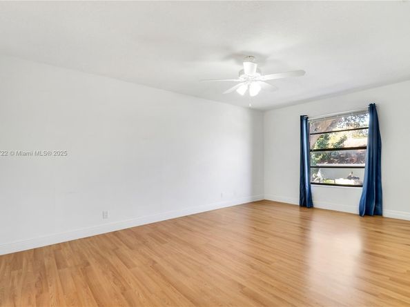 301 Lakewood Drive 8A, Jupiter FL 33458