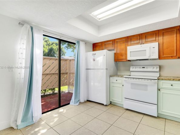 301 Lakewood Drive 8A, Jupiter FL 33458