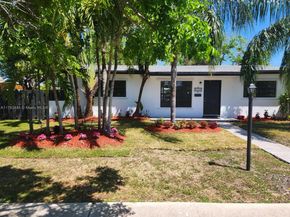 9340 Martinique Dr, Cutler Bay FL 33189