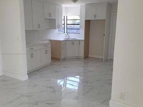9340 Martinique Dr, Cutler Bay FL 33189
