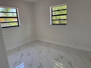 9340 Martinique Dr, Cutler Bay FL 33189