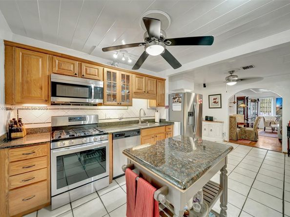 2442 Fillmore St, Hollywood FL 33020
