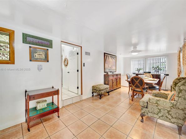 2442 Fillmore St, Hollywood FL 33020