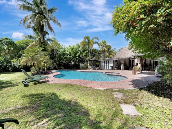 2442 Fillmore St, Hollywood FL 33020
