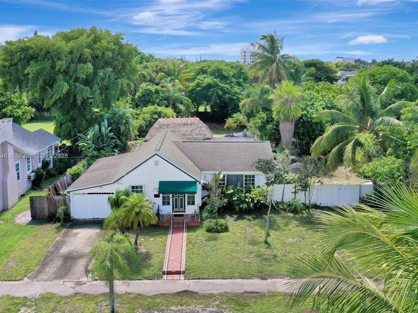 2442 Fillmore St, Hollywood FL 33020