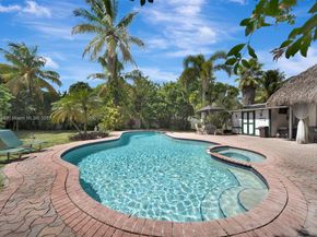 2442 Fillmore St, Hollywood FL 33020