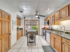 2442 Fillmore St, Hollywood FL 33020