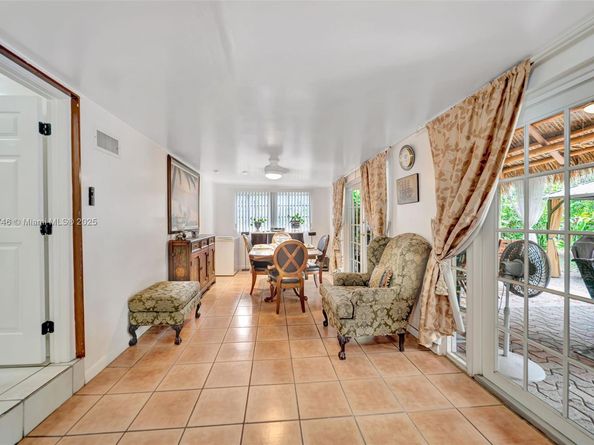 2442 Fillmore St, Hollywood FL 33020