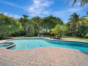 2442 Fillmore St, Hollywood FL 33020