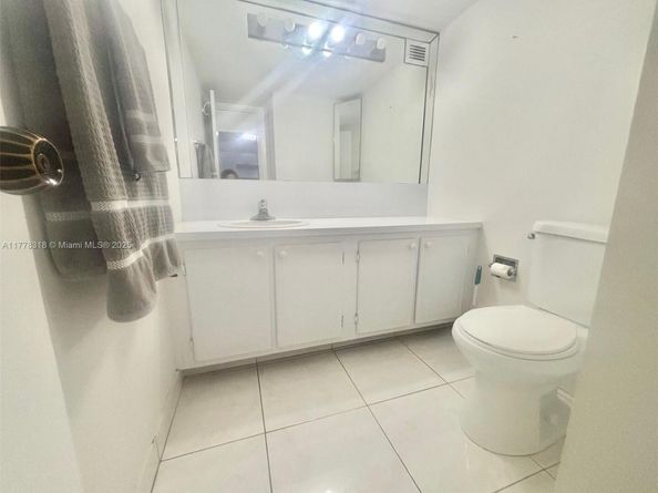 3140 S Ocean Dr 1508, Hallandale Beach FL 33009