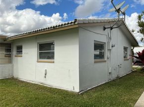 8604 NW 59th Pl, Tamarac FL 33321