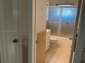 8604 NW 59th Pl, Tamarac FL 33321