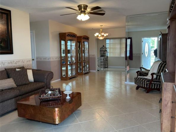 8604 NW 59th Pl, Tamarac FL 33321