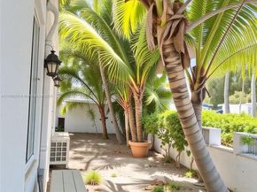 16204 NE 18th Ct, North Miami Beach FL 33162