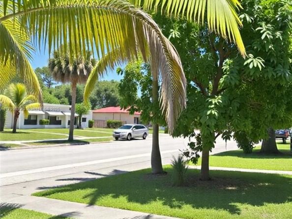 16204 NE 18th Ct, North Miami Beach FL 33162