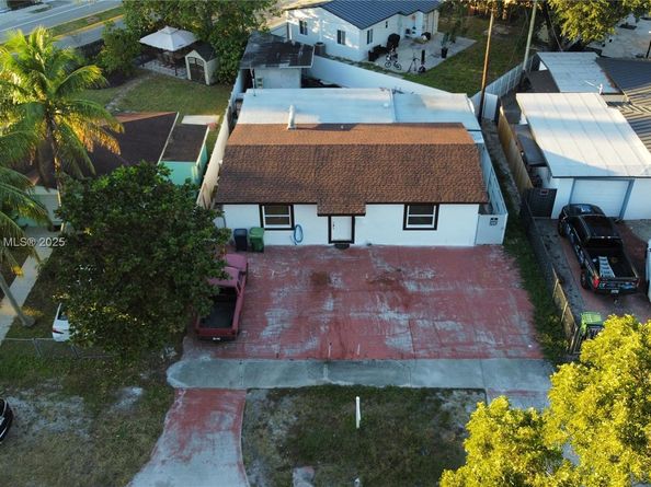 719 Harem Ave, Opa-Locka FL 33054