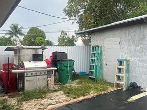 719 Harem Ave, Opa-Locka FL 33054