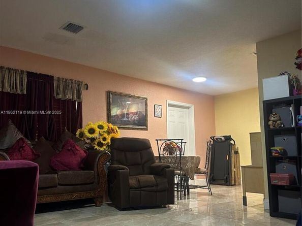 719 Harem Ave, Opa-Locka FL 33054