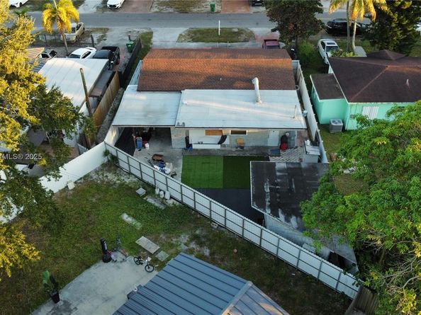 719 Harem Ave, Opa-Locka FL 33054