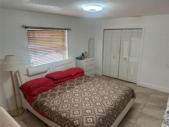 719 Harem Ave, Opa-Locka FL 33054