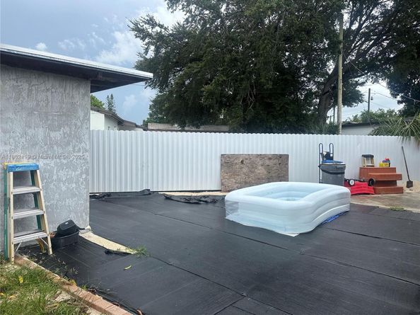 719 Harem Ave, Opa-Locka FL 33054