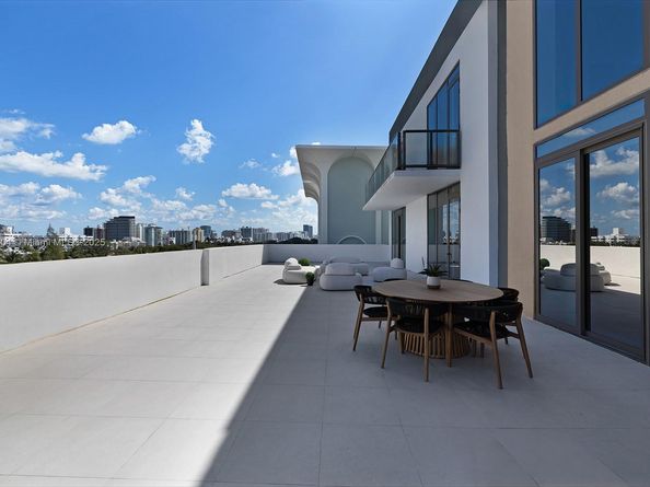 340 W 42nd St 601, Miami Beach FL 33140