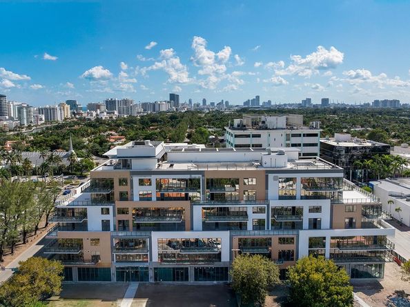340 W 42nd St 601, Miami Beach FL 33140