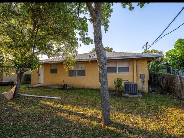 2855 NW 7th St, Fort Lauderdale FL 33311