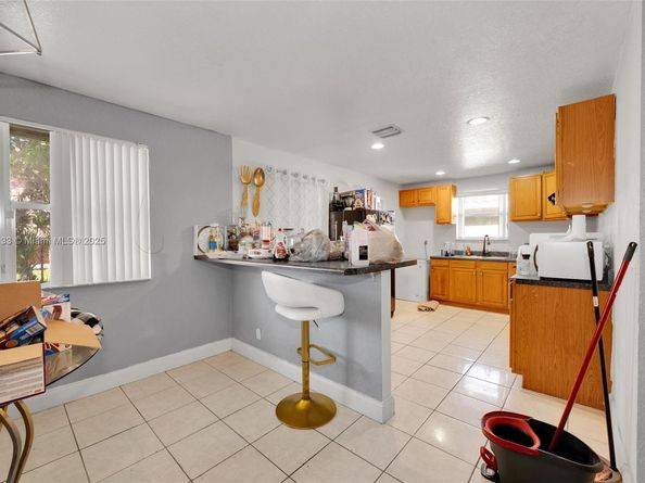 2855 NW 7th St, Fort Lauderdale FL 33311