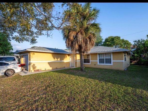 2855 NW 7th St, Fort Lauderdale FL 33311