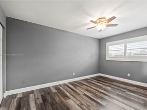 33 Madrid Ln 49, Davie FL 33324